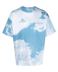 hellblaues Mit Batikmuster T-Shirt mit einem Rundhalsausschnitt von BLUE SKY INN