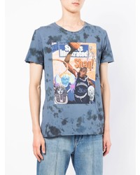 hellblaues Mit Batikmuster T-Shirt mit einem Rundhalsausschnitt von Alchemist