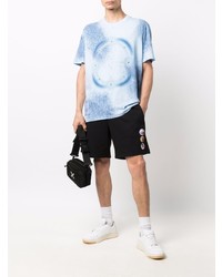 hellblaues Mit Batikmuster T-Shirt mit einem Rundhalsausschnitt von McQ