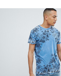 hellblaues T-Shirt mit einem Rundhalsausschnitt mit Blumenmuster von Jacamo
