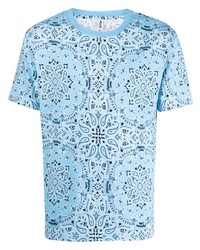 hellblaues T-Shirt mit einem Rundhalsausschnitt mit Paisley-Muster von Moschino