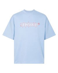 hellblaues T-Shirt mit einem Rundhalsausschnitt mit Sternenmuster von Unknown UK