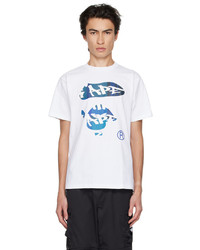 hellblaues T-Shirt mit einem Rundhalsausschnitt von BAPE