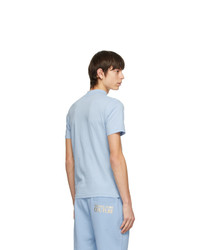 hellblaues T-Shirt mit einem Rundhalsausschnitt von VERSACE JEANS COUTURE