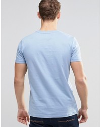 hellblaues T-Shirt mit einem Rundhalsausschnitt von Asos