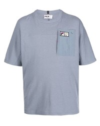 hellblaues T-Shirt mit einem Rundhalsausschnitt von Fila