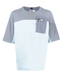 hellblaues T-Shirt mit einem Rundhalsausschnitt von Fila