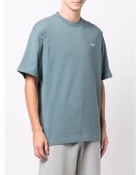 hellblaues T-Shirt mit einem Rundhalsausschnitt von Nike