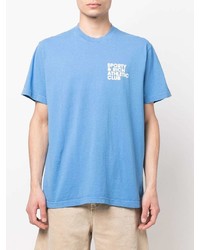 hellblaues T-Shirt mit einem Rundhalsausschnitt von Sporty & Rich