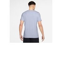 hellblaues T-Shirt mit einem Rundhalsausschnitt von Nike Sportswear