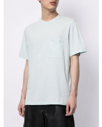 hellblaues T-Shirt mit einem Rundhalsausschnitt von Oamc