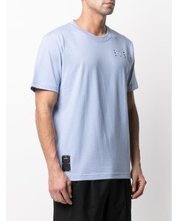 hellblaues T-Shirt mit einem Rundhalsausschnitt von McQ Swallow