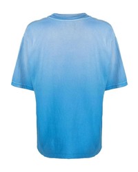 hellblaues T-Shirt mit einem Rundhalsausschnitt von Haikure