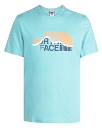 hellblaues T-Shirt mit einem Rundhalsausschnitt von The North Face