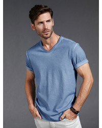hellblaues T-Shirt mit einem V-Ausschnitt von Babista T-Shirt oily dyed