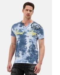 hellblaues T-Shirt mit einem V-Ausschnitt von Cipo & Baxx