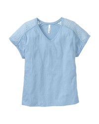 hellblaues T-Shirt mit einem V-Ausschnitt von SHEEGO CASUAL