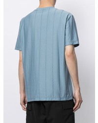 hellblaues vertikal gestreiftes T-Shirt mit einem Rundhalsausschnitt von Giorgio Armani
