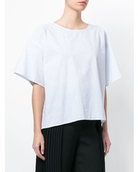 hellblaues vertikal gestreiftes T-Shirt mit einem Rundhalsausschnitt von MM6 MAISON MARGIELA