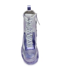 hellviolette flache Stiefel mit einer Schnürung aus Leder von Rombaut