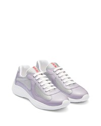 hellviolette Leder niedrige Sneakers von Prada