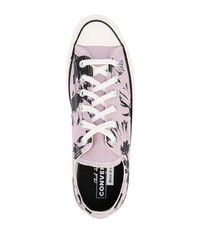 hellviolette niedrige Sneakers mit Blumenmuster von Converse