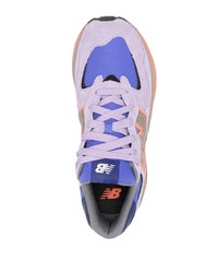 hellviolette Sportschuhe von New Balance