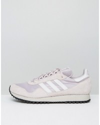 hellviolette Turnschuhe von adidas