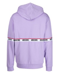 hellvioletter Pullover mit einem Kapuze von Moschino