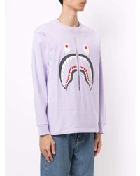 hellviolettes bedrucktes Langarmshirt von A Bathing Ape