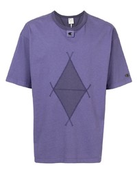 hellviolettes bedrucktes T-Shirt mit einem Rundhalsausschnitt von Champion