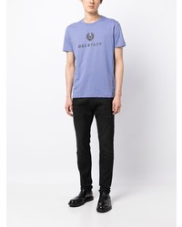 hellviolettes bedrucktes T-Shirt mit einem Rundhalsausschnitt von Belstaff