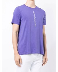 hellviolettes bedrucktes T-Shirt mit einem Rundhalsausschnitt von Armani Exchange