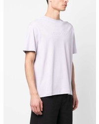 hellviolettes bedrucktes T-Shirt mit einem Rundhalsausschnitt von Calvin Klein