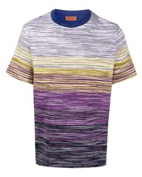 hellviolettes T-Shirt mit einem Rundhalsausschnitt mit Chevron-Muster