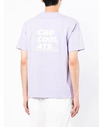 hellviolettes T-Shirt mit einem Rundhalsausschnitt von Chocoolate