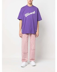 lila bedrucktes T-Shirt mit einem Rundhalsausschnitt von Vetements