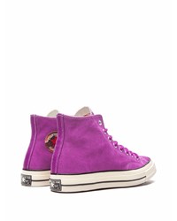 lila hohe Sneakers aus Wildleder von Converse