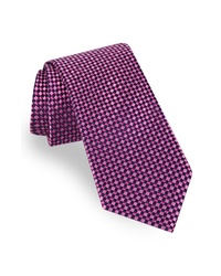 lila Krawatte mit geometrischen Mustern