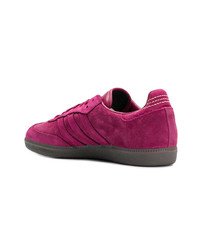 lila niedrige Sneakers von adidas