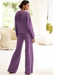 lila Pullover mit einer Kapuze von French Connection