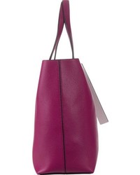 lila Shopper Tasche aus Leder von Calvin Klein