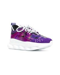 lila Sportschuhe von Versace