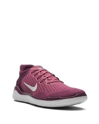 lila Sportschuhe von Nike