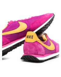 lila Sportschuhe von Nike