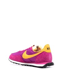 lila Sportschuhe von Nike