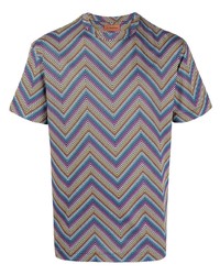 lila T-Shirt mit einem Rundhalsausschnitt mit Chevron-Muster
