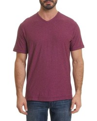 lila T-Shirt mit einem V-Ausschnitt