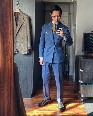 Wie Anzug mit Brogues zu kombinieren – 371 Herren Outfits: Paaren Sie einen Anzug mit einem hellblauen vertikal gestreiften Businesshemd für einen stilvollen, eleganten Look. Wenn Sie nicht durch und durch formal auftreten möchten, entscheiden Sie sich für Brogues.