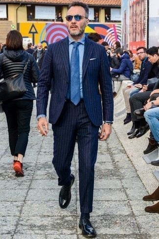 dunkelblauer vertikal gestreifter Wollanzug von Gucci